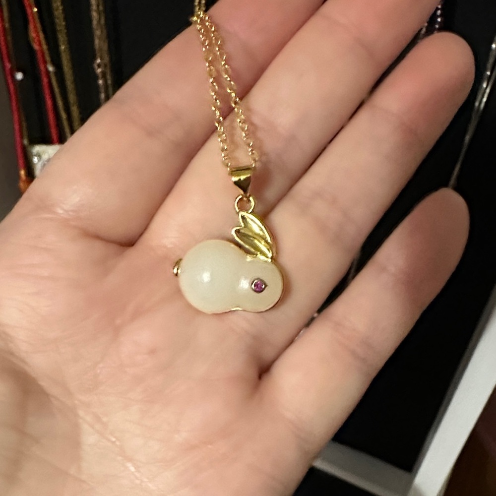 Hetian Elegant Gold and Cream Rabbit Pendant Necklace